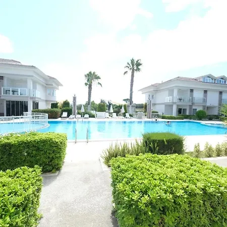 פארק נופש Golf Garden Evleri באלאק